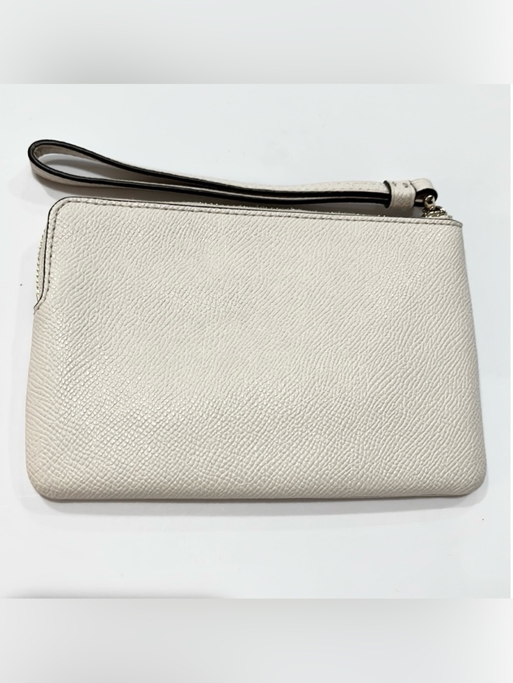 🤍NWOT COACH CHALK OFF-WHITE CREAM LEATHER CORNER ZIP WRISTLET🤍 - Picture 3 of 7